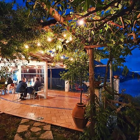Giuliana'S View Hotel ราเวลโล ภายนอก รูปภาพ